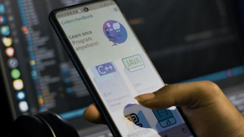 Why Your Business Needs the Right Mobile App Development Company to Succeed in 2025