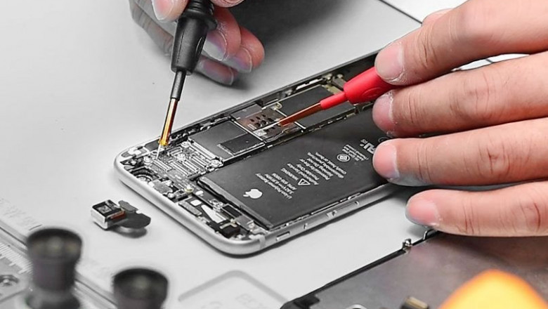 Fast & Affordable iPhone Repair Book Today