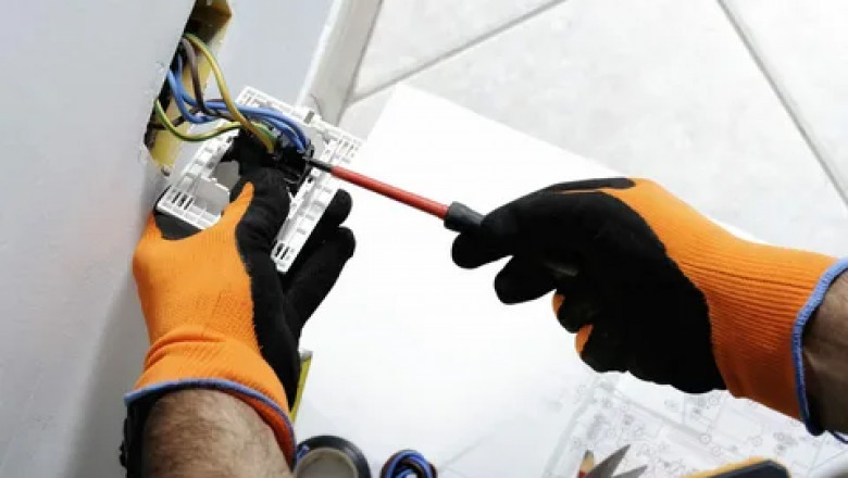 What to Do When You Need Emergency Electrical Repairs