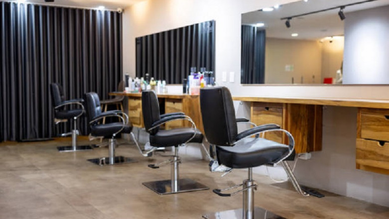 How a Hair Salon Detox Treatment Fix Product Buildup?