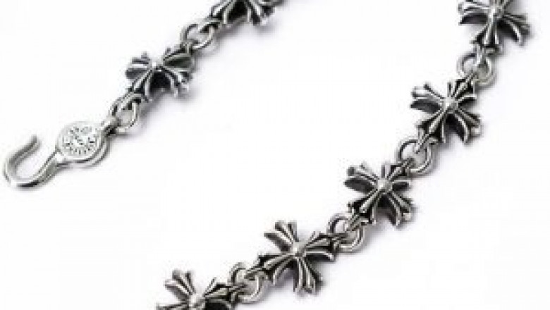 Chrome Hearts Necklace Styled Over Sp5der Hoodie The Look That Goes Viral