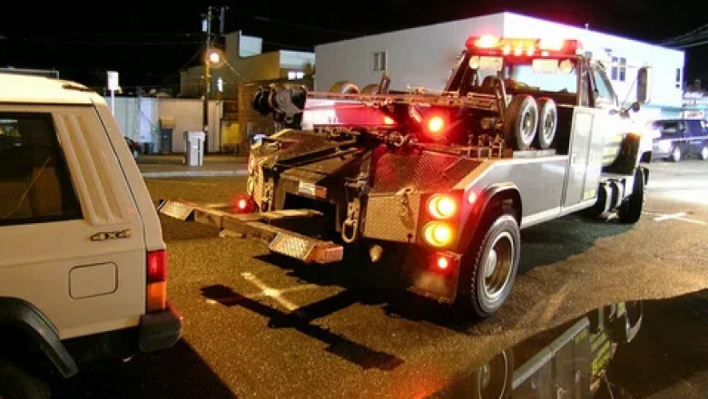 How Do Towing Truck Drivers Handle Cars With Exploded Airbags?