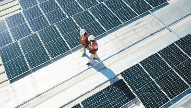 The Role of Commercial Solar Solutions in Pakistan’s Energy Shift