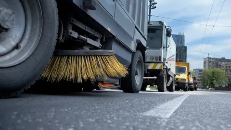 How Parking Lot Sweepers Can Improve Your Business's Curb Appeal