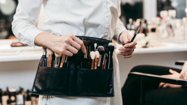 How Make-up Artist Fix Bad Brow Jobs Without Starting from Scratch?