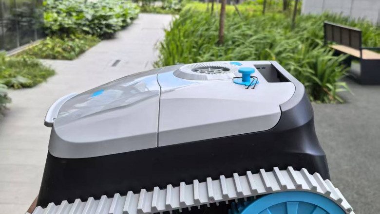 Smart Pool Robot Scrubs Walls and Floors with Ease
