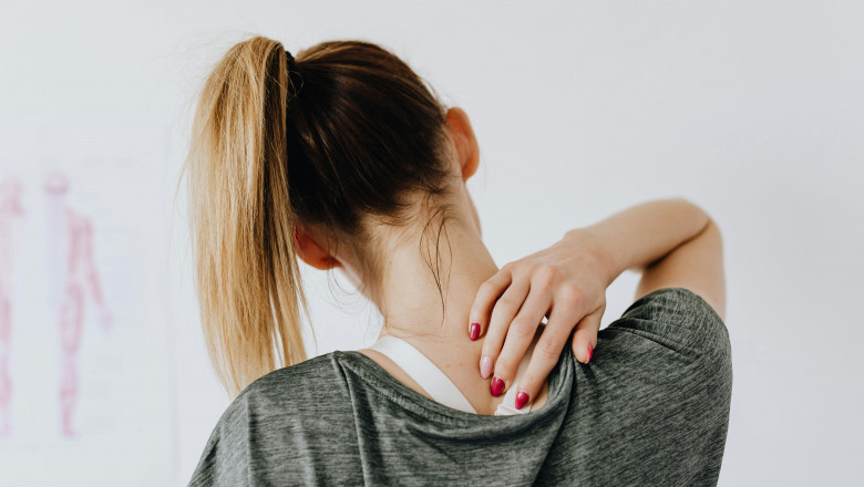 Can Acupuncture and Detox Really Treat Chronic Shoulder Pain?