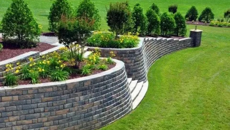 10 Things to Consider Before Hiring Retaining Walls Services