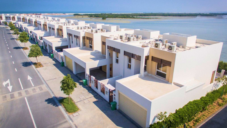 Where Can You Find the Best Luxury Townhouses in Dubai?