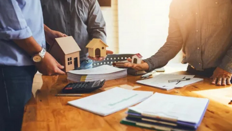 How Real Estate Services Solve Your Home Valuation Woes
