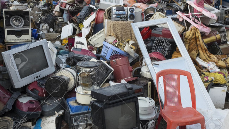 How a Junk Removal Service Can Help You Prepare for a Move
