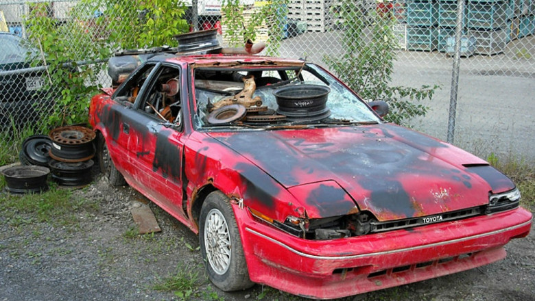 How Junk Cars Impact the Environment and Why Responsible Selling Matters