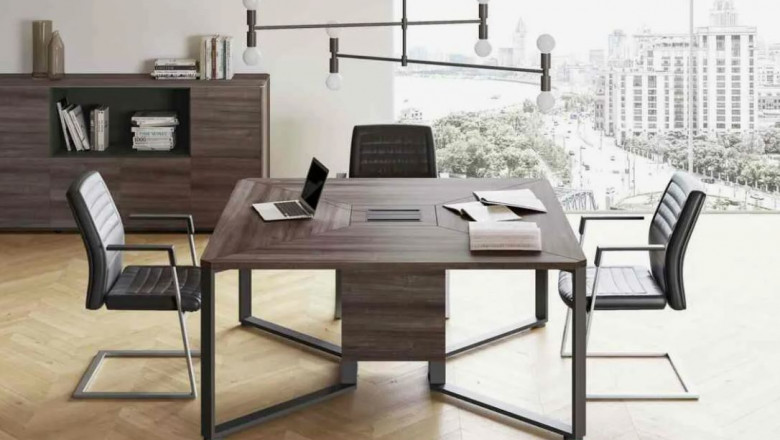 Choosing the Right Office Chair: Enhancing Comfort and Productivity