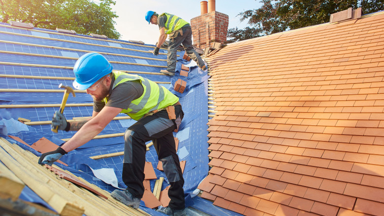How to Choose the Right Roofing Contractor for Installation