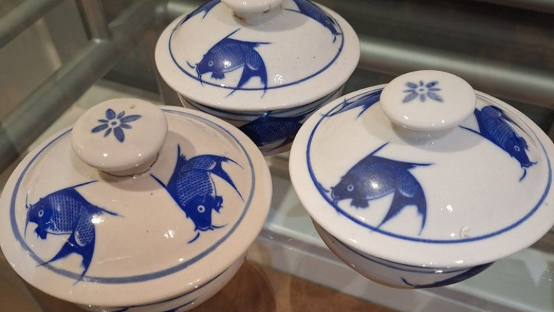 Elegance in Every Detail: Blue and White Carp Ceramic Bowls and Spoons for Timeless Tableware