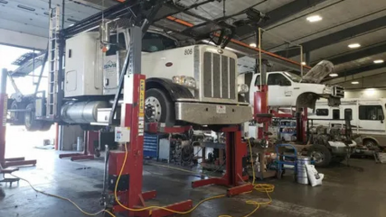 How Do You Know It's Time To Visit A Truck Repair Shop?