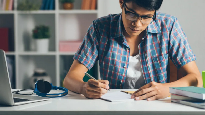 Hiring Experts for Online Exams: Is It Worth It?