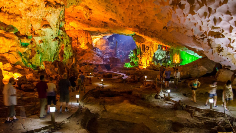 Discover the Wonders of Sung Sot Cave in Ha Long Bay