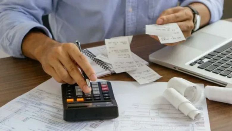 Only 1 In 5 Freelancers Use A Tax Preparation Service — And It Shows