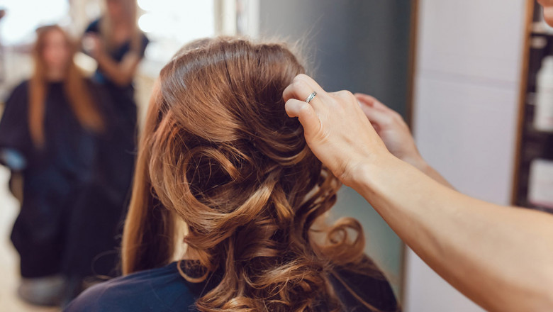 Why Some Salons Recommend Cutting Hair Dry, While Others Wet?