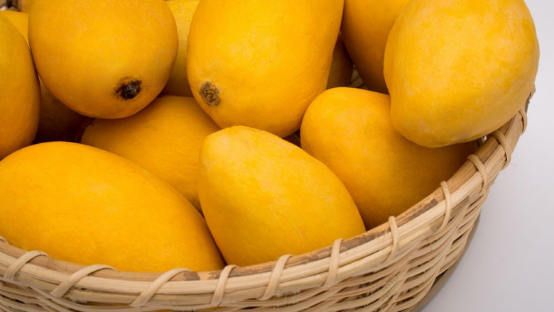 The Golden Nectar of Summer: Unpacking the Allure of Pakistani Chaunsa Mango and its Online Journey