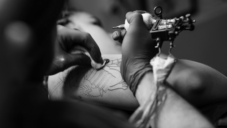 Dotwork & Geometric Tiny Tattoos: The Math Behind the Beauty