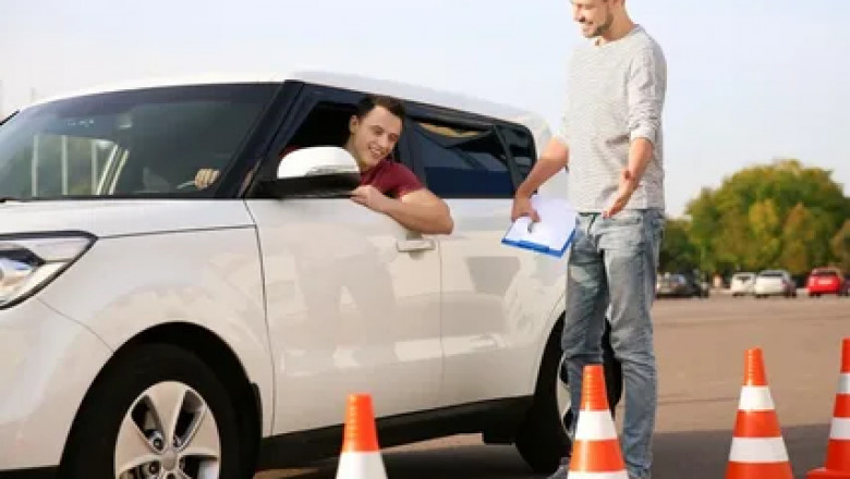 How Driving Lessons Differ Between Automatic and Electric Vehicles?