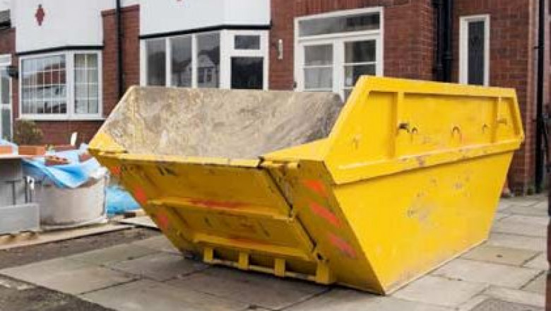 How Skip Hire Helps Keep Your Construction Site Safe